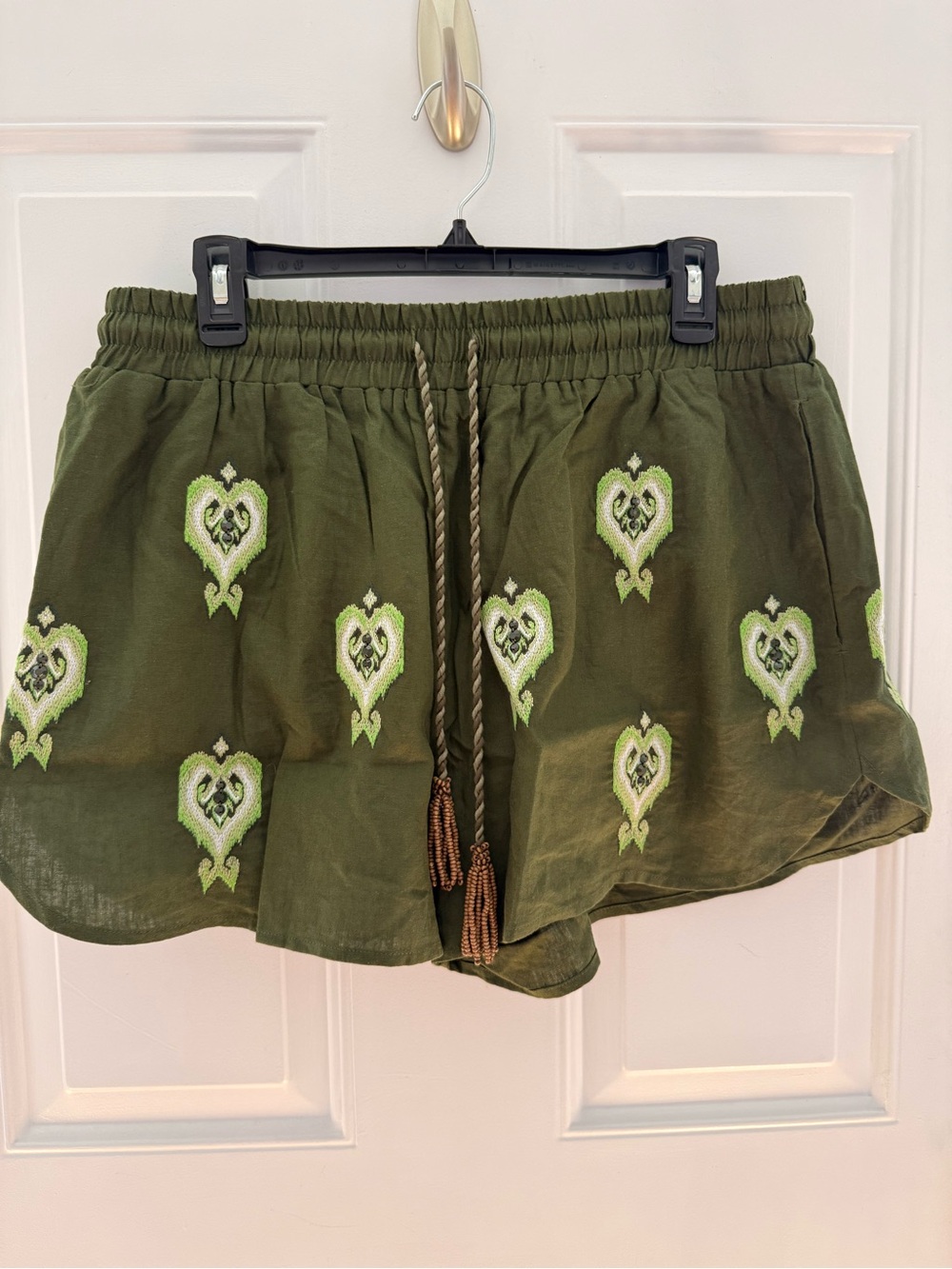 Farm Rio Heart Tapestry Embroidered Shorts - Large - NWT
